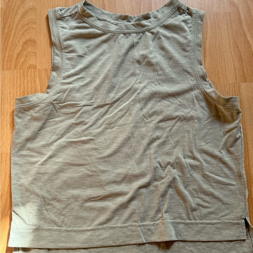 All in motion crop tank